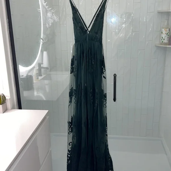 Vici Elegant Green Evening Dress - Picture 5 of 12